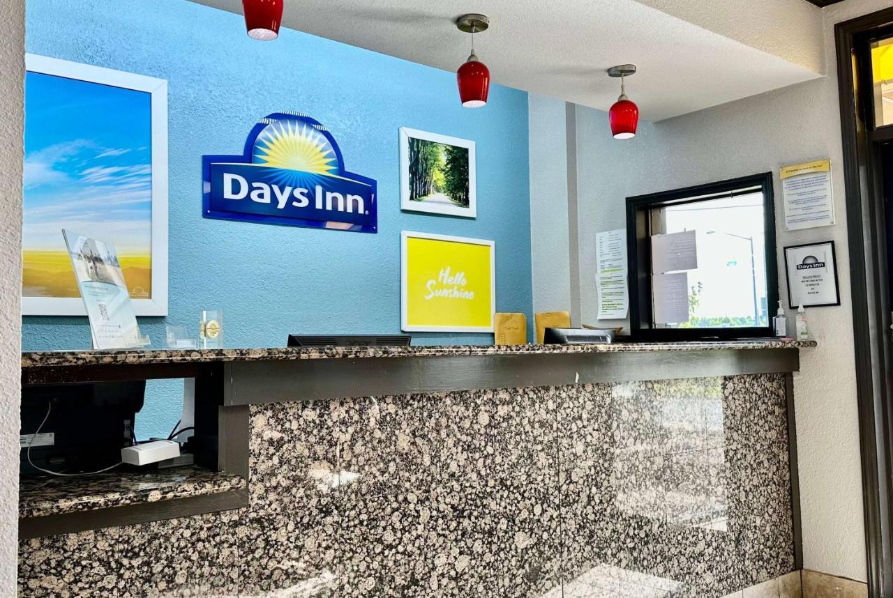 Days Inn By Wyndham Charlotte Northlake Luaran gambar